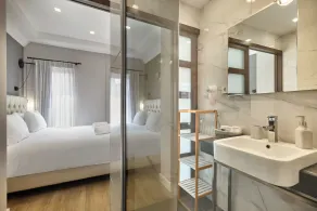Nival Luxury Suites - Badezimmer