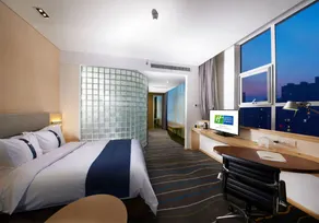 Holiday Inn Express Luoyang City Center by IHG - Værelse