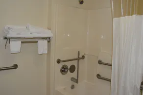Travelodge by Wyndham Montgomery East - Salle de bain