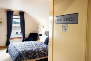 The Waters Edge Hotel - Habitación