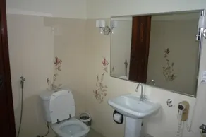 Chez Les Rois Guesthouse - Casa de banho