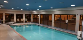Quality Inn & Suites Lafayette - Piscine