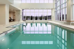 DoubleTree by Hilton Montreal Airport - Piscine