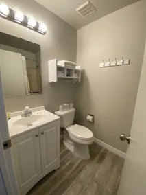 HWY 50 Inn - Bathroom