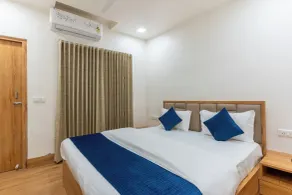 Hotel Noble Inn, Ahmedabad - Camera