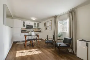 Charming Chandler Retreat w/ Furnished Patio! - Intérieur