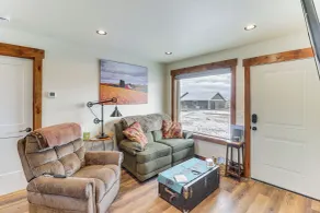 Starry Skies & Mtn Views: Family Retreat in Elmo - Interior