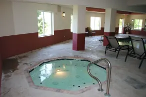 Holiday Inn Express Boonville by IHG - Piscine