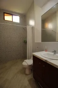 Lava House Hostal - Bathroom