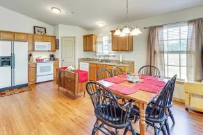 3 Mi to Arkansas River: Rural Family Home w/ Yard - Interiør
