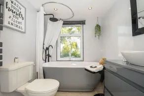 Merveilleux cottage adapté aux familles avec jardin | Vue plage | Avec animaux admis - Salle de bain