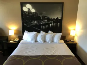 Super 8 by Wyndham Fernley - Chambre