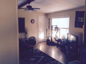 Lands End Beach Cottage - Living area