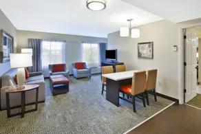 Staybridge Suites Cleveland Mayfield Heights Beachwood by IHG - Chambre