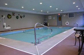 Holiday Inn Express Hartford-Newington by IHG - Piscine