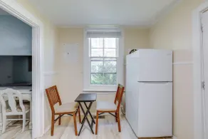 Walk to Beach & Dtwn: Apt in Ocean Grove - Interiör