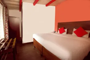 REFLECTIONS Guest House - Room