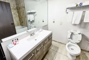 Super 8 by Wyndham High Point/Greensboro - Salle de bain
