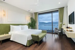 ZANA Lakeview Resort - most scenic lakeside resort - Rum