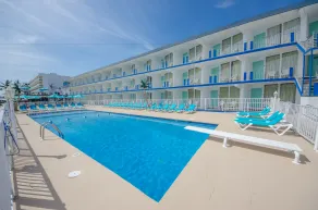 Compass Family Resort - Pool