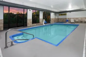 Holiday Inn Quincy by IHG - Piscine