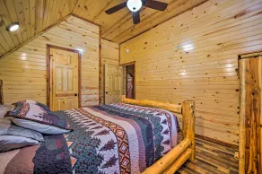 Talihina Retreat w/ Kiamichi River Access! - Room