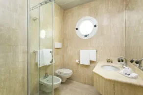 Astoria Suite Hotel - Badrum
