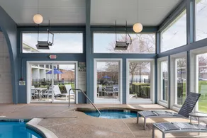 Howard Johnson by Wyndham Middletown Newport Area - Piscine