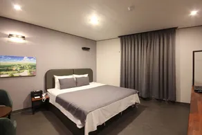 Dinos Hotel - Zimmer