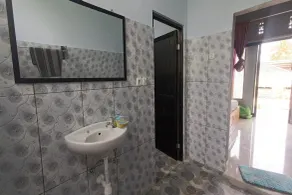 Hotel O Lotus Guest House - Badezimmer