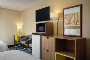 Days Inn by Wyndham Carbondale - Room