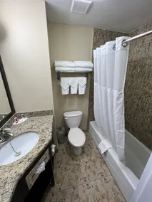 Comfort Inn & Suites JFK Airport - Salle de bain