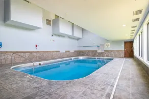 Holiday Inn Express Hotel & Suites Bedford by IHG - Pool