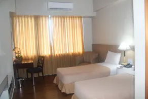 Pearl Manila Hotel - Room