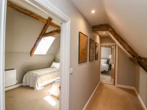 The Compton Cottage - Room