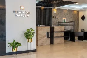 Howard Johnson Hotel - Quito La Carolina - Recepción