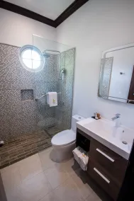 Sago Palm Hotel - Bathroom