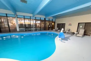 Wyndham Garden Salina Conference Center - Pool