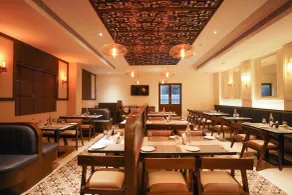 V FIVE HOTEL - Restaurant