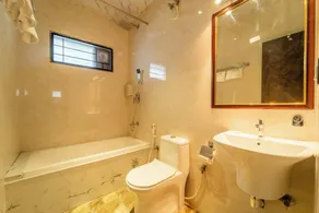 Seasons Suites HBR - Bathroom