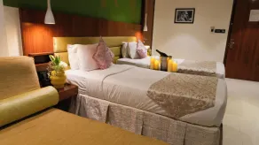 Club Emerald - Room