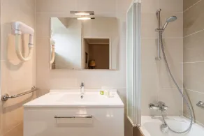 Logis Hôtel Beau Site - Bathroom