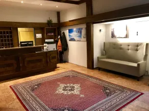 Basekamp Mountain Budget Hotel - Reception