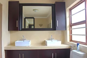 Walkerbay Accommodation - Bathroom