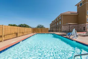 Days Inn & Suites by Wyndham Cleburne TX - Piscine