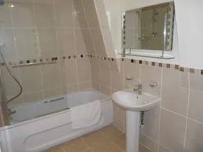 The Woodvale - Bathroom