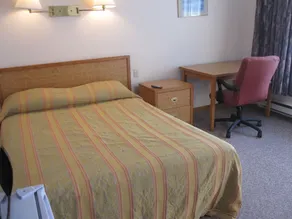 Clarkson Village Motel, 1815 Lakeshore Rd West Mississauga - Camera