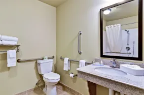 Cobblestone Inn & Suites - Linton - Badezimmer