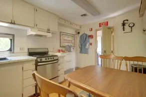 'the Ringmaster,' Converted Railcar in Dubois! - Interiör
