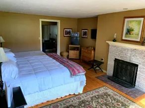Lovett's Inn and Restaurant - Room